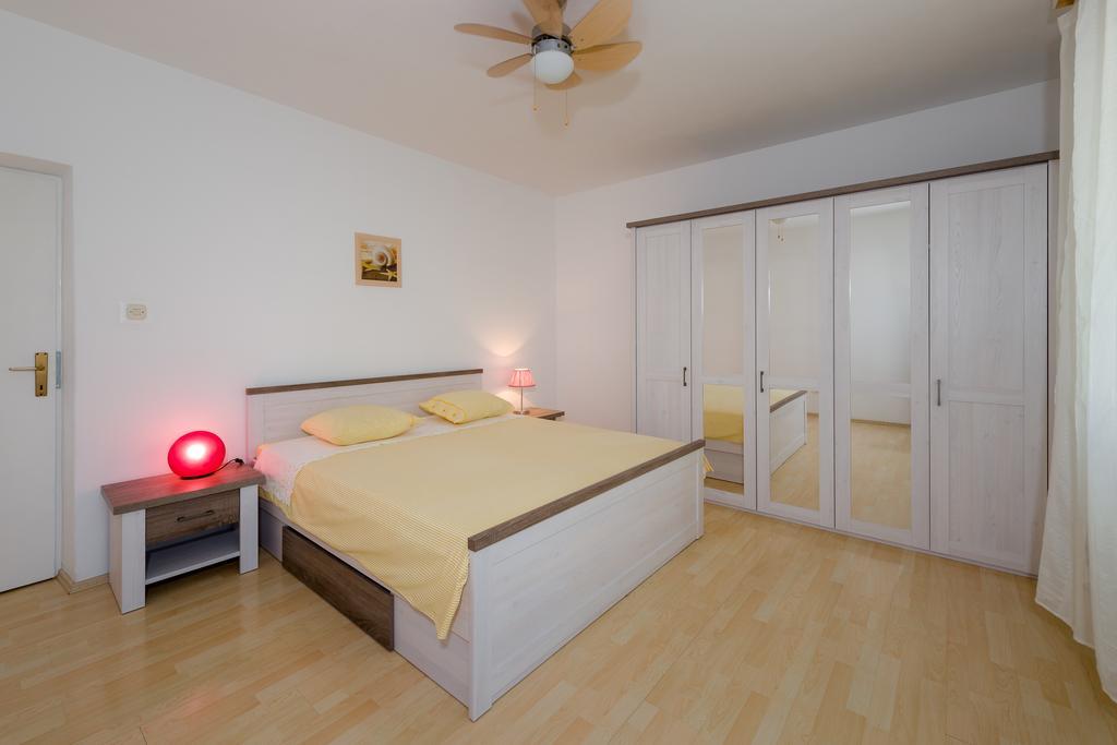 Garden Apartment Kaštela Pokój zdjęcie