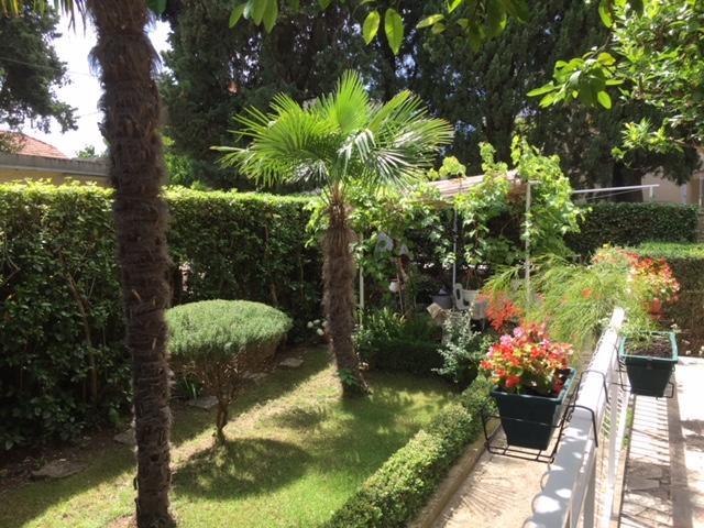 Garden Apartment Kaštela Zewnętrze zdjęcie