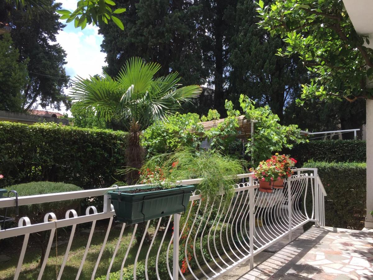 Garden Apartment Kaštela Zewnętrze zdjęcie
